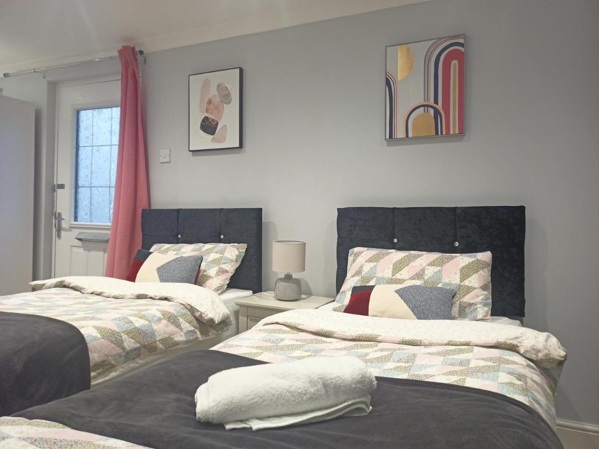 Homey Studio In Newport Perfect For Couples & Travelers Exterior foto