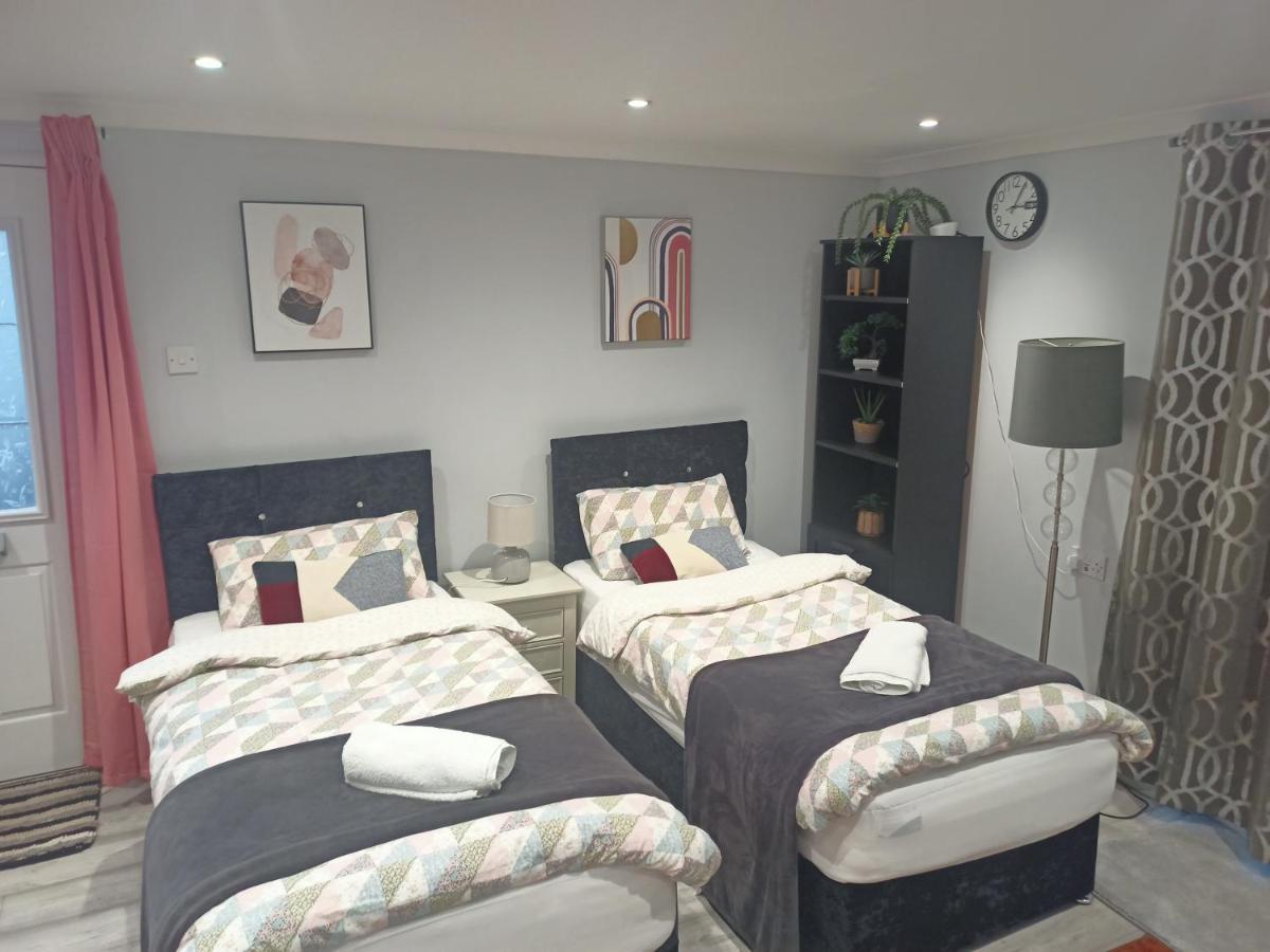 Homey Studio In Newport Perfect For Couples & Travelers Exterior foto